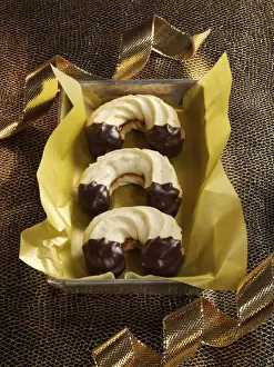 Sweet Food Photography Imprime: Piped biscuits in packaging