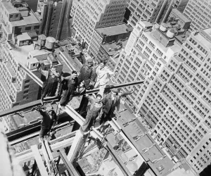 High Rise Building Construction Imprime: Construction Workers