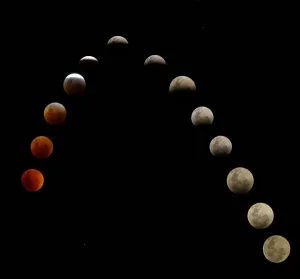 Impresiones de luna de sangre, 91134708 Tesoro Visual Imprime: Eclipse lunar total, primera mitad.