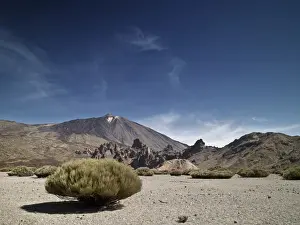 Spanish Desert Scenery Imprime: Volcano