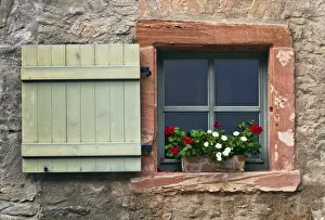 European Floral Decoration Imprime: Window with shutters and geraniums, Eberbach, Hesse, Germany, Europe