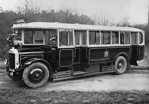 Black And White Bus Photos Imprime: 1925 Dennis E type bus. Creator: Unknown