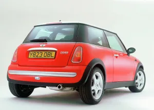 Vintage Road Transport Images Imprime: 2001 Mini Cooper