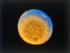 Space Travel Photography Imprime: Clouds in the upper atmosphere of Uranus, from Voyager 2, c1986. Creator: NASA