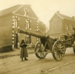 French Military Equipment Imprime: Heavy artillery, c1914-c1918