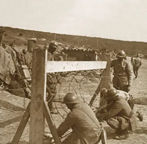 WWI Trench Warfare Images Imprime: Making barbed wire, c1914-c1918