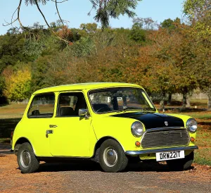 Classic Automobile Design Imprime: Mr.Bean's Mini from the tv programme of the same name