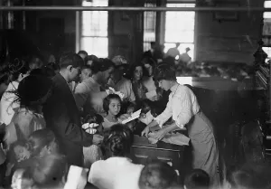 Vintage School Photographs Imprime: N.Y. schools opening, between c1910 and c1915. Creator: Bain News Service
