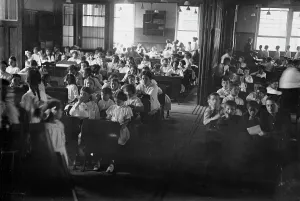 Vintage Education Images Imprime: N.Y. schools opening, between c1910 and c1915. Creator: Bain News Service