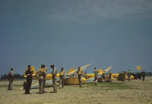 World War II Aviation Images Imprime: Preparing for take-off at the glider pilot training program