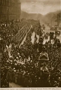 English Photographer WWI Imprime: Return of the Guards, 1919