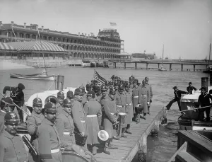 Vintage Boat Transportation Imprime: Returning from drill, Hampton Roads, between 1890 and 1901. Creator: William H. Jackson