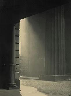 Black And White Transport Images Imprime: A shaft of light - Euston Station, c1929. Creator: Harry Moult