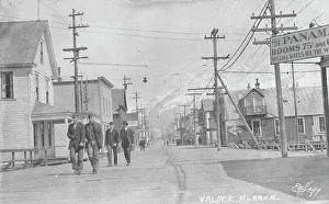 Early 1900s Street Photography Imprime: Street scene, between c1906 and c1915. Creator: Unknown