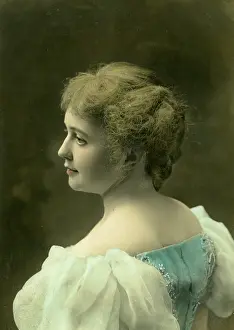 Historic Female Portraits Imprime: Studio portrait, unknown lady, c1902. Creator: Robert Henry Furman