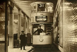 Túnel Imprime: Tren de la línea del King'sway, Londres, 1931, (1933). Autor: Desconocido.