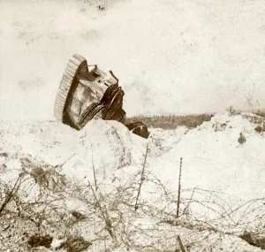 First World War Tanks Imprime: Underside of damaged tank, c1914-c1918