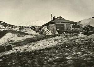Ernest Shackleton Expedition Imprime: Another View of the Hut in Summer, c1908, (1909)