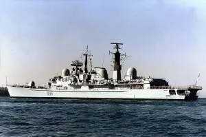 Archivo Mirror Imprime: HMS Gloucester, destructor del tipo 42