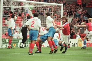 Rusia 3-3 República Checa, partido de la Eurocopa 1996 Grupo C en Anfield.