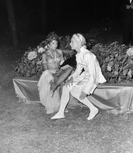 Vintage Fancy Dress Costumes Imprime: Costume ball hosted by George de Cuevas in Biarritz, France, Tuesday 1st September 1953