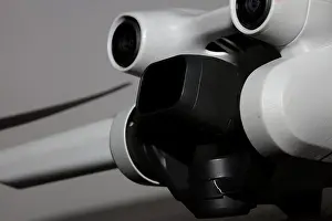 Cámara de sensor del dron y palo del dron.