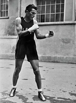 Male Athlete Portrait Imprime: A fighter during training