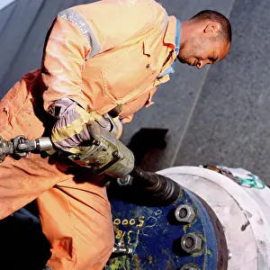 Impresiones de Trabajador de la construcción utilizando taladro neumático 2004 Imprime: Trabajador de la construcción utilizando taladro neumático.