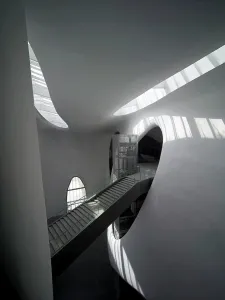 Futuristic Museum Design Imprime: License this image at https://www.superstock.com/asset/1801-64364446