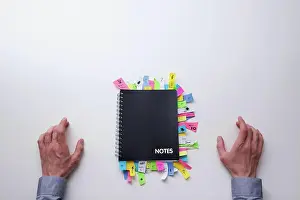 Sticky Note Organization Imprime: Notepad full of sticky notes