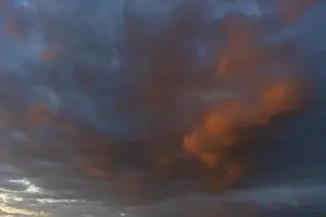 Cloudy Europe Imprime: Abned sky with reddish clouds, Thuringia, Germany