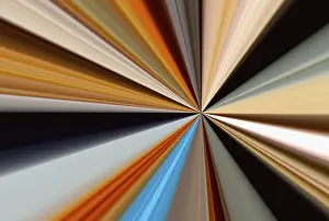 Impresiones de Fondo abstracto de rayos coloreados convergiendo en un punto. Efecto de desenfoque por movimiento Coloridas Obras De Arte Abstractas Imprime: Fondo abstracto de rayos coloreados convergiendo en un punto.