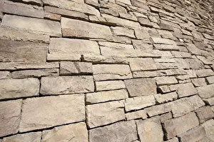 Deserted Rock Landscape Imprime: Abstract rock wall background pattern