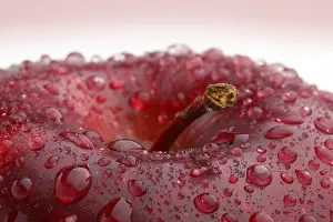 Vitamin Rich Fruit Image Imprime: Apple with waterdrops