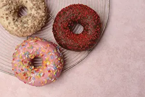 Decorative Desserts Imprime: Assorted donuts with icing