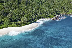 Seychelles Beach Imprime: The beach Anse Cachee at Pointe Golette
