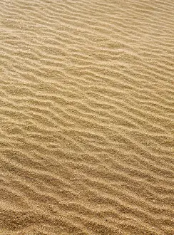 Uninhabited Coastal Landscape Imprime: Beach sand waves warm texture pattern background