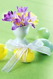 Spring Awakening Flowers Imprime: Beautiful Crocuses for Easter and eggs
