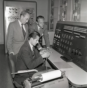 perspectiva, perspectivas, breve, anticuado, antiguo a la moda, anticuado, obsoleto, desactualizado, anacrónico , fuera de fecha , pasado , pasados , tiempo , rebanada , rebanadas discos paneles calcular calculando calcula historia foto imagen