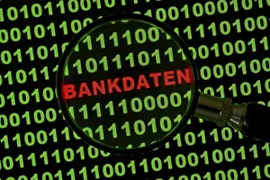 Computer Crime Scene Imprime: Binary code with the word 'Bankdaten'