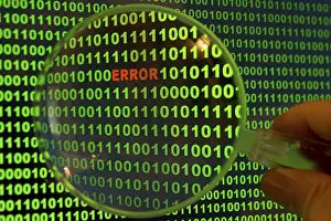 Computer Crime Scene Imprime: Binary code with the word 'Error' viewed through a magnifying glass Binary code with the word