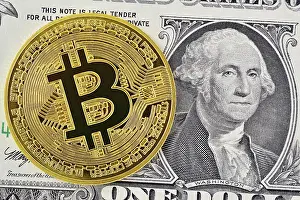 Digital Currency Payment Imprime: Bitcoin and a US Dollar Note