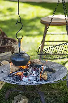 Deserted Campfire Imprime: Boiling over the fire