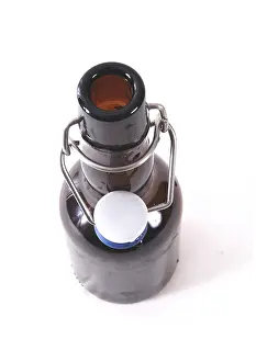 Empty Beer Bottle Imprime: Empty bottle