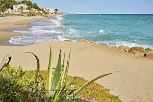 Sandy Beach Spain Imprime: Breaking waves on a sandy beach