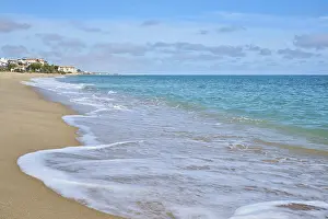 Sandy Beach Spain Imprime: Breaking waves on a sandy beach