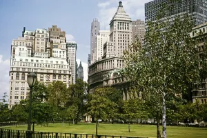 Historic Downtown Manhattan Imprime: Building around Battery Park, Lower Manhattan, New York, USA in 1963