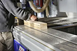 Handcrafted Goods Imprime: Carpenter at work in his carpentry workshop
