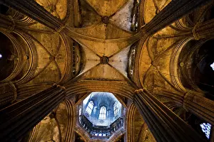 Stained Glass Window Art Imprime: Ceiling Interior View of Cathedral Gothic