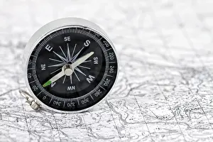 Compass Navigation Imprime: Choice of the direction of movement across the map using the compass